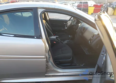 2008 Pontiac Grand Prix z USA, uszkodzony, nr VIN 2G2WP552281109643